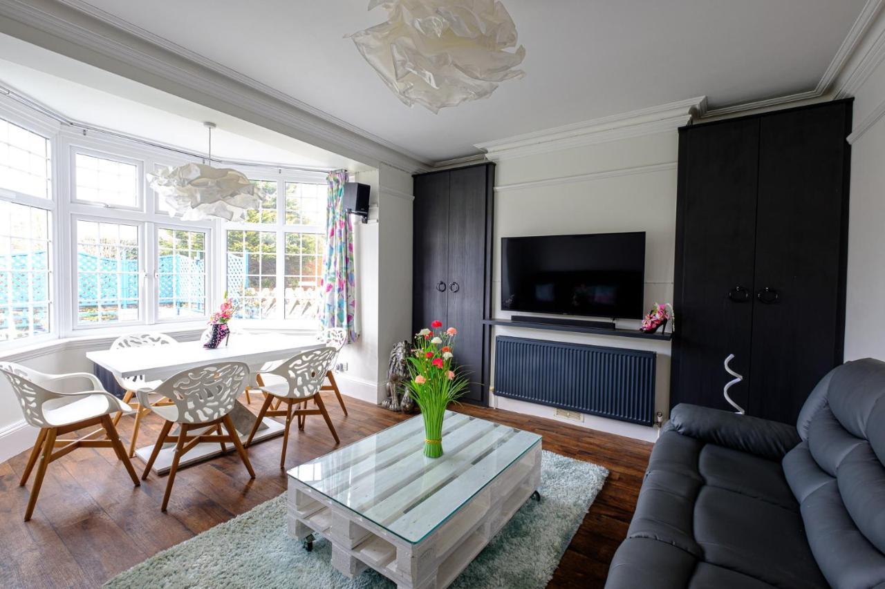 Robertsbrook Guest House Суонидж Экстерьер фото